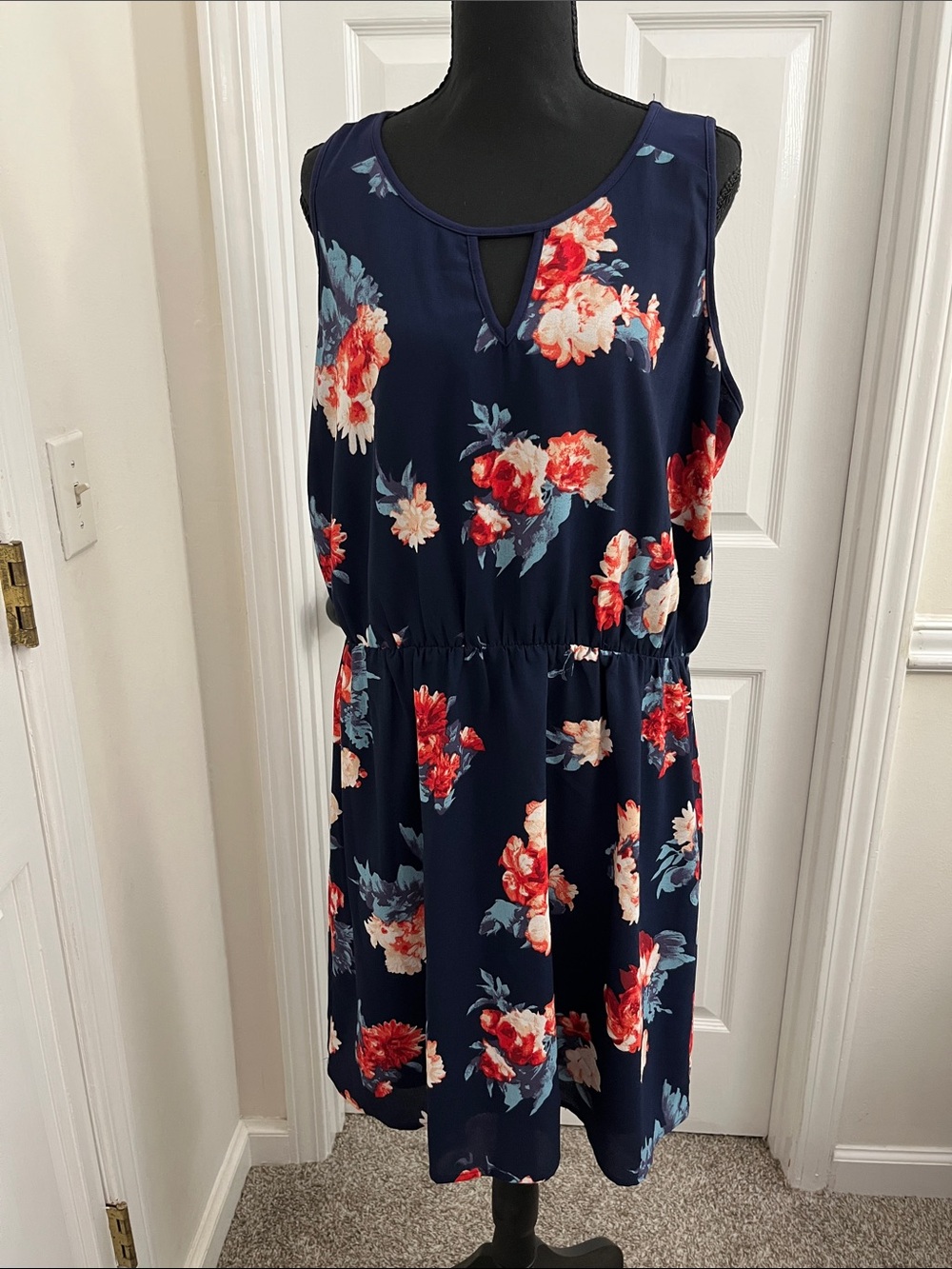 Market & Spruce Navy Floral Keyhole Waist Dress